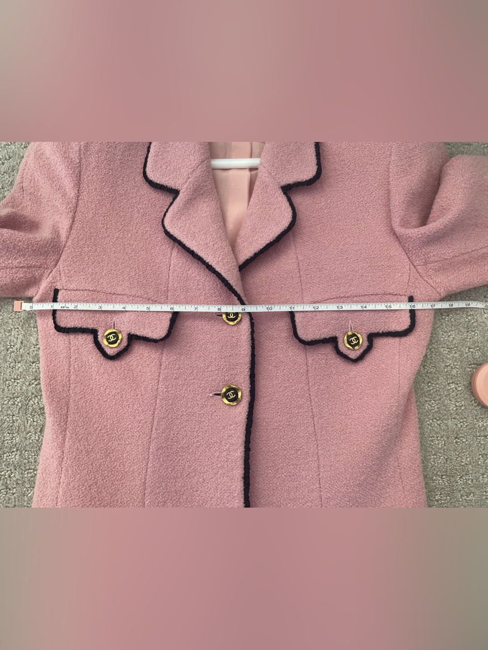 💋CHANEL Vintage Pink Blazer with Black Trim 011 - Picture 10 of 10